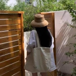 2025 새로운 프랑스어 복고풍 스타일 통기성 중공 라피아 태양 모자 숙녀 여름 여행 패션 오목 탑 밀짚 모자 모자 도매 - 이미지 3