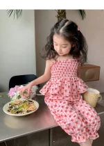 2025 여름 신상 유아 여아 스윗 의류 세트 2종 아동 플리츠 슬링 프린트 탑 베스트 + 크롭 팬츠, 유아 2-7세 - 이미지 5