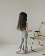 여름 한국 스타일 유행 서양식 세트 얼음 실크 얇은 스타일 어린이 줄무늬 스트랩 탱크 탑 Bellbottom 바지 세트 - 이미지 2